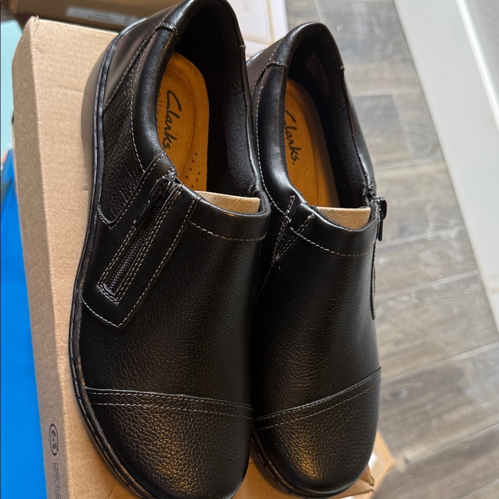 Clarks Men's Black Leather Slip-On Loafers